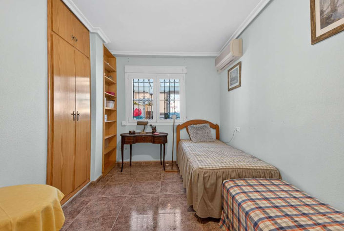 Image No.20-2 Bed Apartment for sale