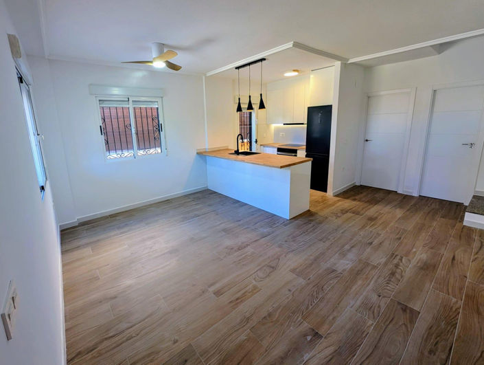 Image No.5-3 Bed Townhouse for sale