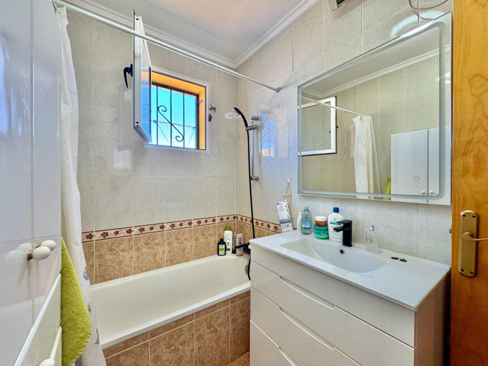Image No.20-3 Bed Villa for sale