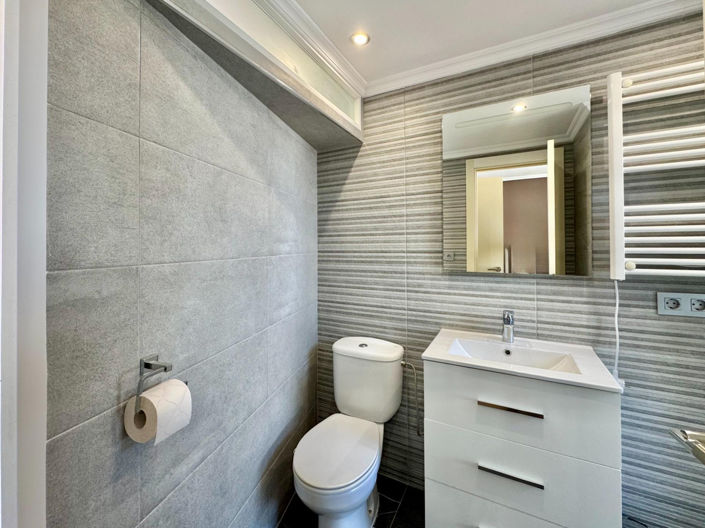 Image No.24-2 Bed Apartment for sale