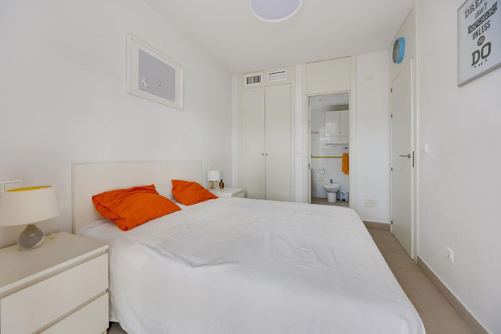 Image No.20-2 Bed Apartment for sale