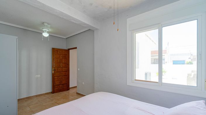 Image No.28-2 Bed Apartment for sale