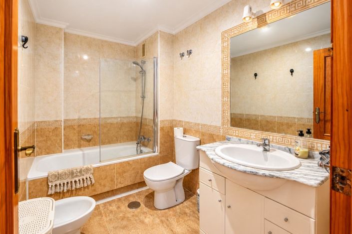Image No.18-2 Bed Apartment for sale