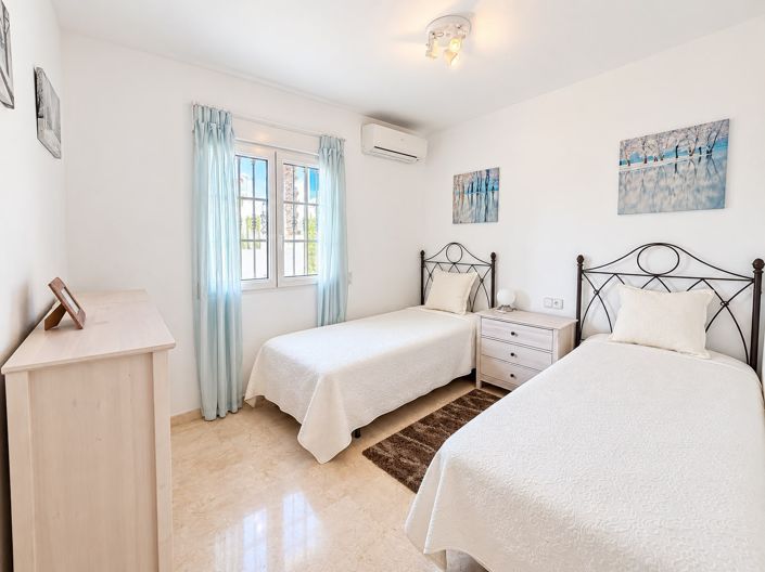 Image No.20-2 Bed Apartment for sale