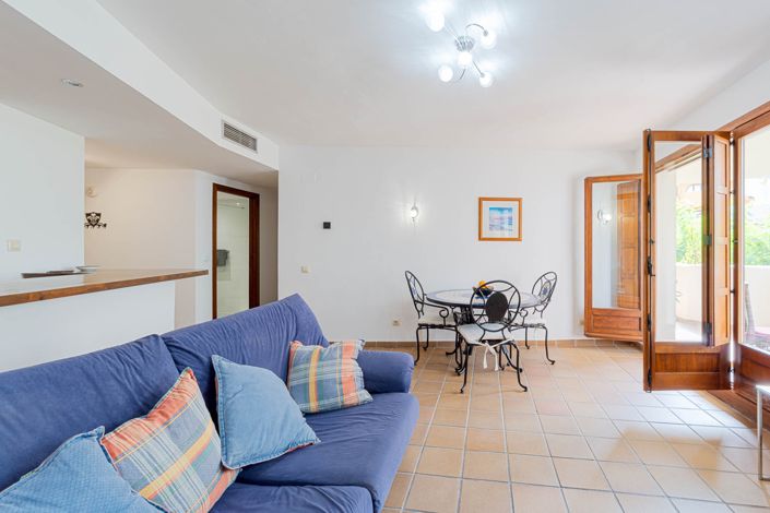 Image No.12-2 Bed Property for sale