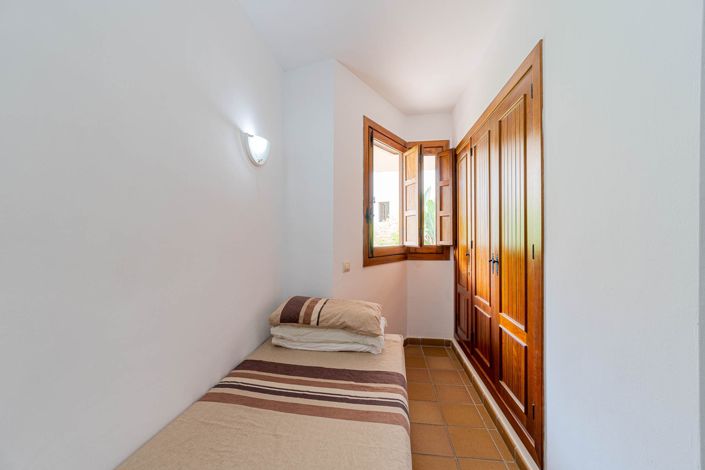 Image No.22-2 Bed Property for sale
