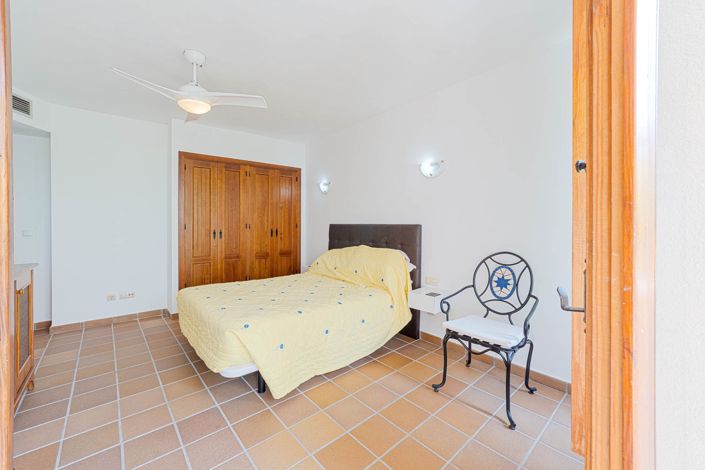 Image No.28-2 Bed Property for sale
