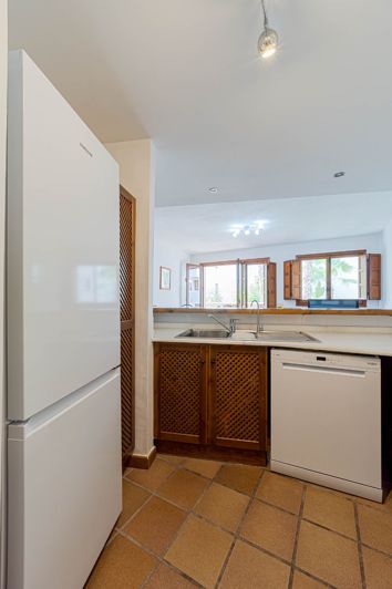 Image No.9-2 Bed Property for sale