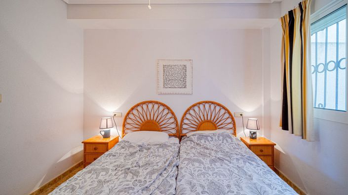 Image No.19-2 Bed Property for sale
