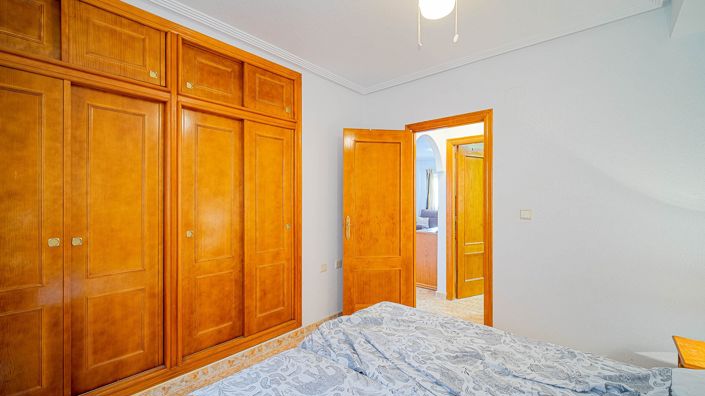 Image No.20-2 Bed Property for sale