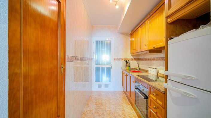 Image No.25-2 Bed Property for sale