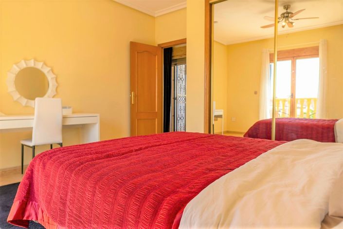 Image No.42-3 Bed Villa for sale
