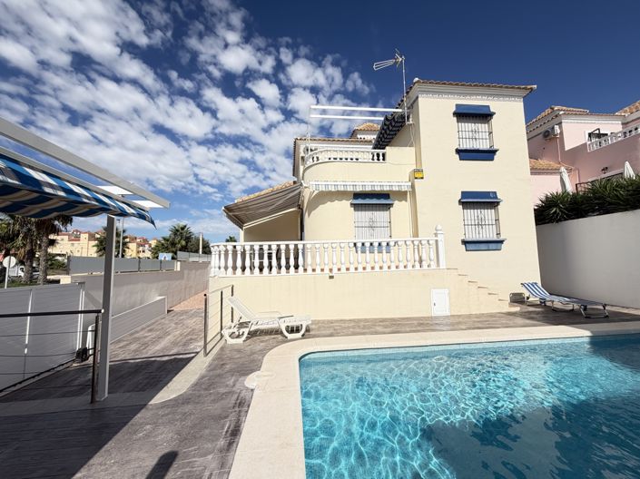 Image No.28-3 Bed Villa for sale