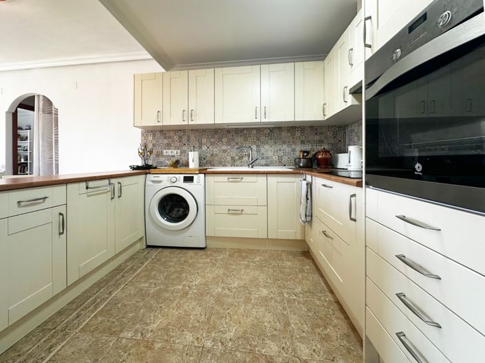 Image No.9-3 Bed Apartment for sale