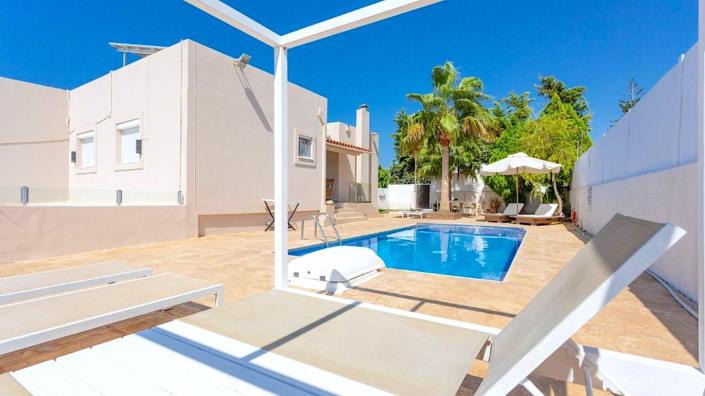 Image No.6-8 Bed Villa / Detached for sale