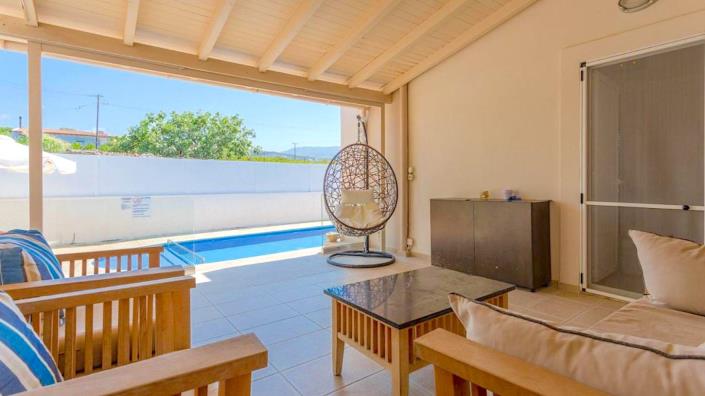 Image No.12-8 Bed Villa / Detached for sale