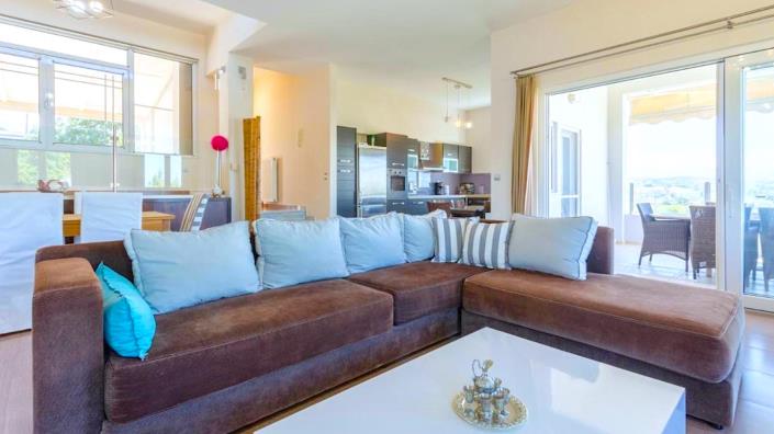 Image No.19-8 Bed Villa / Detached for sale