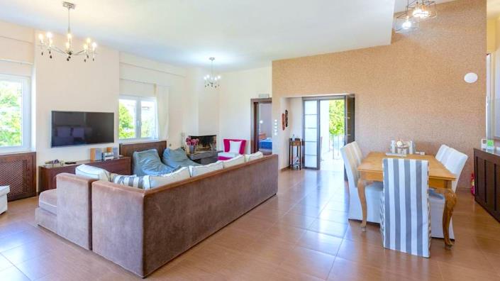 Image No.20-8 Bed Villa / Detached for sale