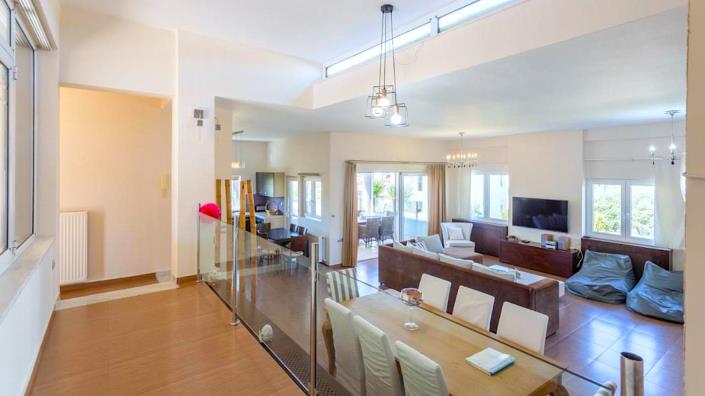 Image No.23-8 Bed Villa / Detached for sale