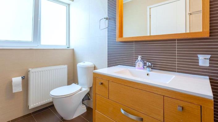 Image No.30-8 Bed Villa / Detached for sale