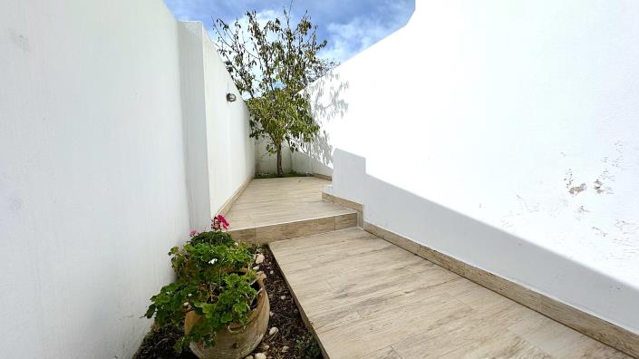 Image No.22-4 Bed Country House for sale