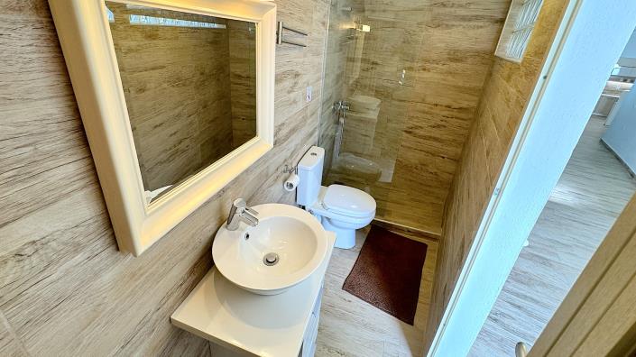 Image No.26-4 Bed Country House for sale