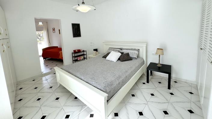 Image No.38-4 Bed Country House for sale