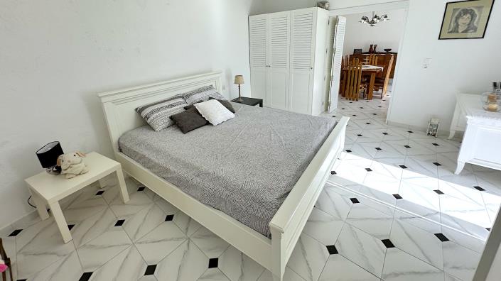 Image No.42-4 Bed Country House for sale