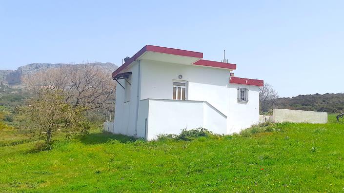 Image No.10-1 Bed Farmhouse for sale