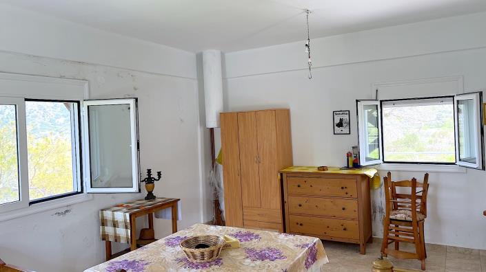 Image No.15-1 Bed Farmhouse for sale