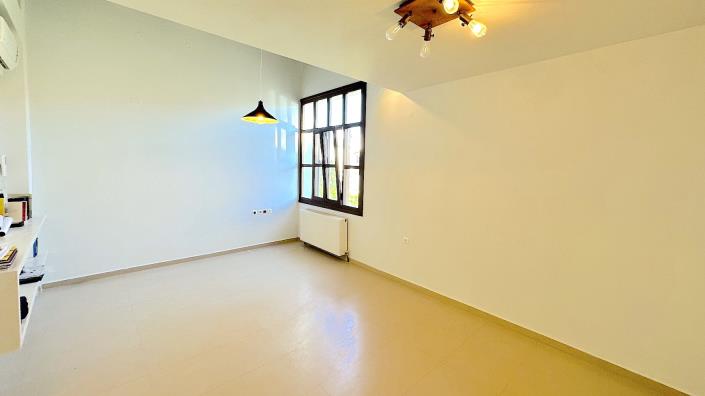 Image No.27-3 Bed Townhouse for sale