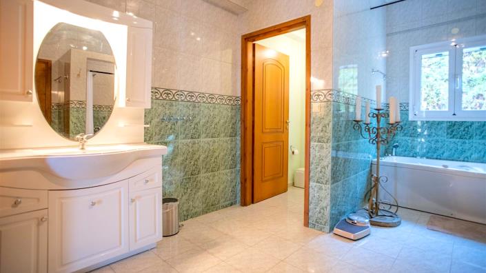 Image No.40-Villa / Détaché de 5 chambres à vendre à Perama