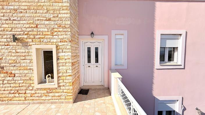 Image No.13-6 Bed Villa / Detached for sale