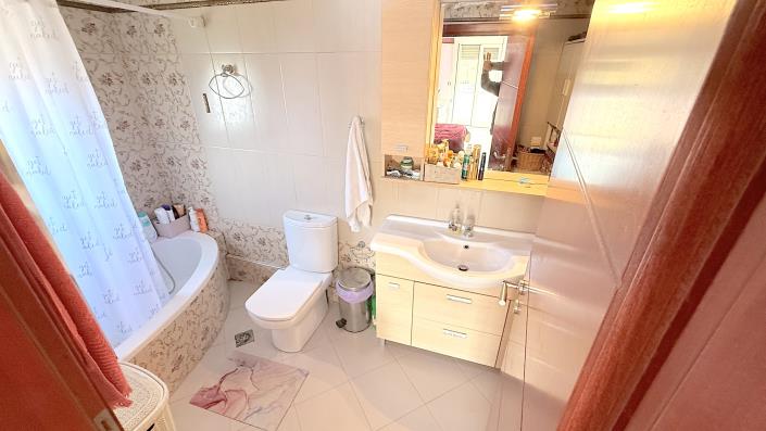 Image No.23-6 Bed Villa / Detached for sale