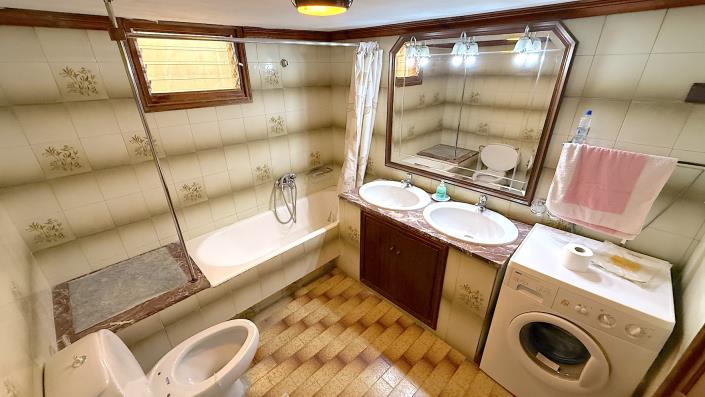 Image No.40-3 Bed Village House for sale