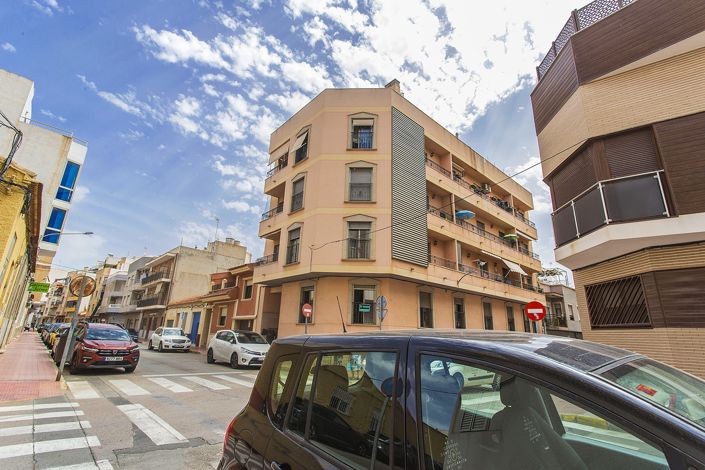 Image No.1-2 Bed Property for sale