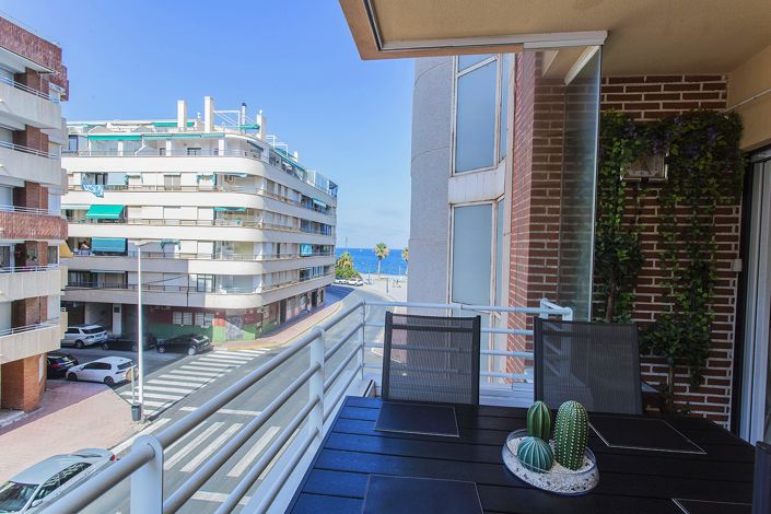 Image No.1-3 Bed Property for sale