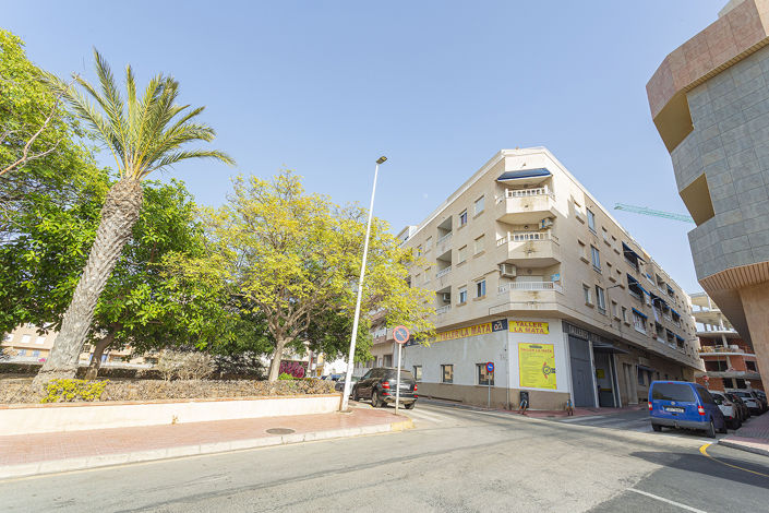 Image No.1-2 Bed Property for sale