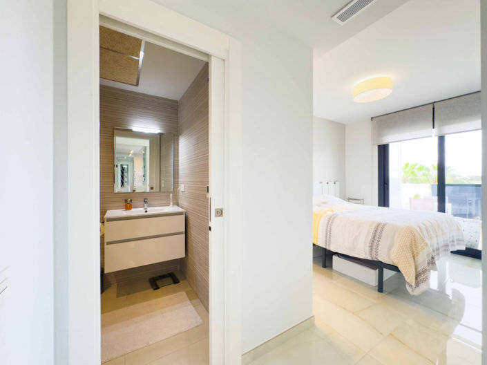 Image No.18-2 Bed Apartment for sale