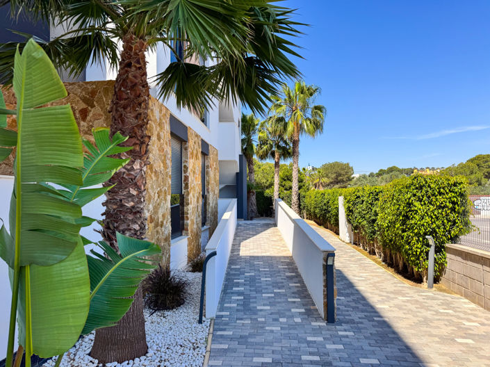 Image No.25-2 Bed Apartment for sale