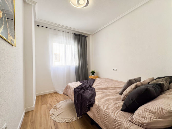 Image No.20-2 Bed Apartment for sale