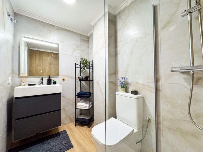 Image No.25-2 Bed Apartment for sale