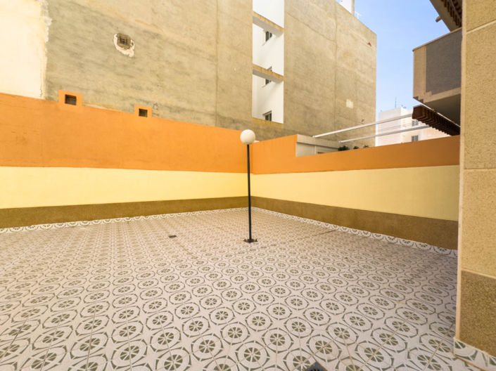 Image No.25-2 Bed Apartment for sale