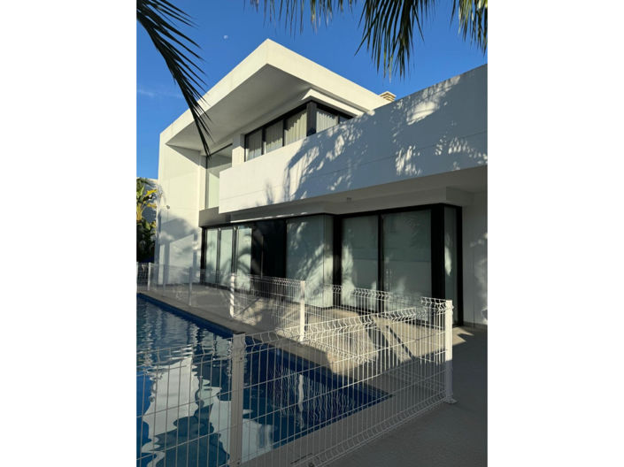 Image No.1-3 Bed Villa for sale