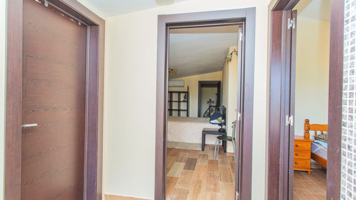 Image No.42-5 Bed Villa for sale