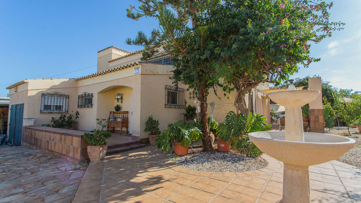 Image No.1-4 Bed Villa for sale