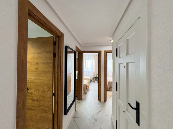 Image No.17-4 Bed Apartment for sale