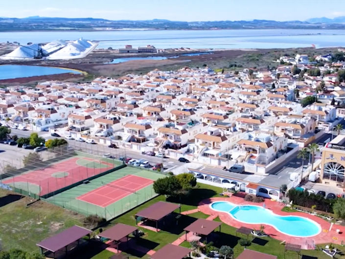 Image No.45-3 Bed Townhouse for sale