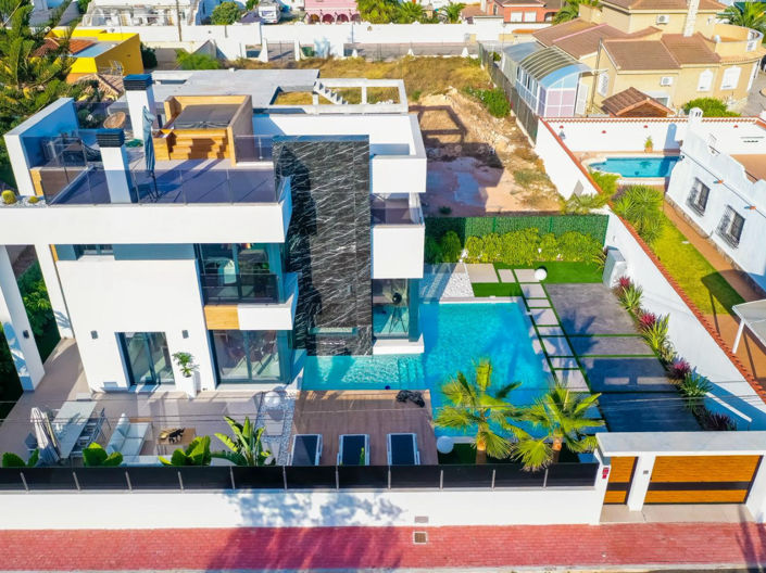 Image No.11-3 Bed Villa for sale