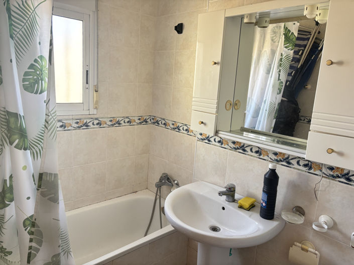 Image No.25-2 Bed Townhouse for sale